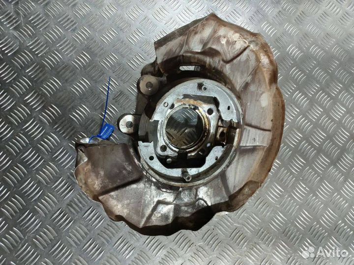 Кулак задний правый BMW 7 F01/F02 рест. 2014