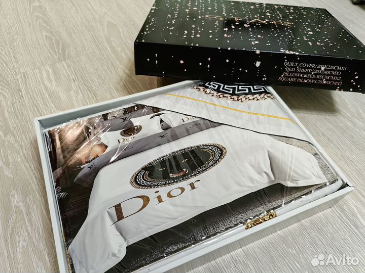 Постельное новое белье евро