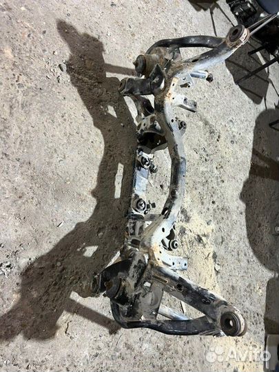 Подрамник балка задний Volvo Xc90 внедорожник 2.9