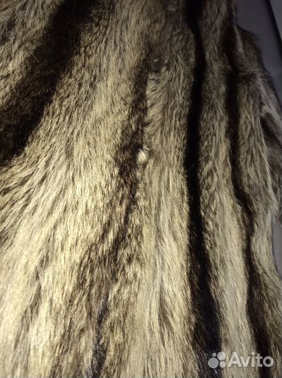 Шуба из енота с капюшоном