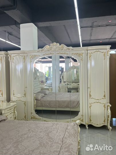 Спальный гарнитур 