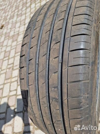 Nexen N Fera RU1 215/60 R16 95