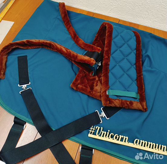 Попона с открытыми плечами для лошади