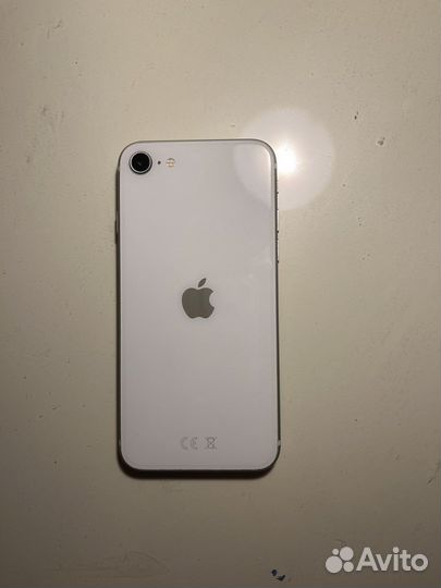 iPhone SE, 64 ГБ
