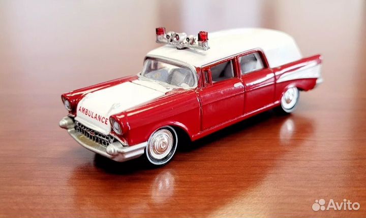 Johnny Lightning 1/64 1957 Chevy Ambulance