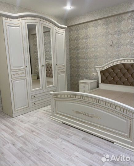 Спальный гарнитур