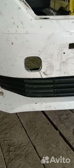 Бампер передний, тойота