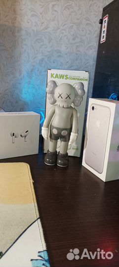 Фигурка Kaws
