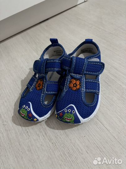 Кроссовки