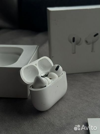 Airpods pro with Wireless Charging Case