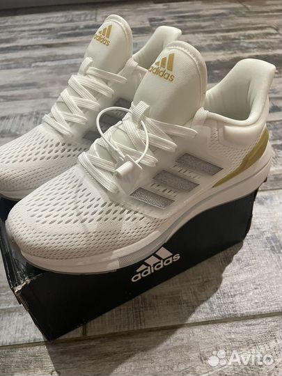 Кроссовки adidas