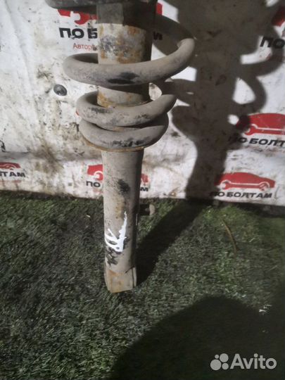 Стойка подвески передняя правая Lexus Gs300 JT153