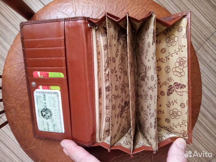 Женские кошельки из кожи