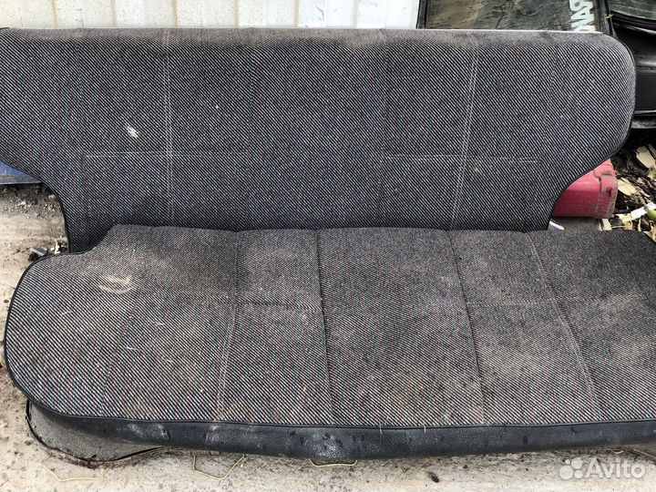 Зданий диван ваз 2104