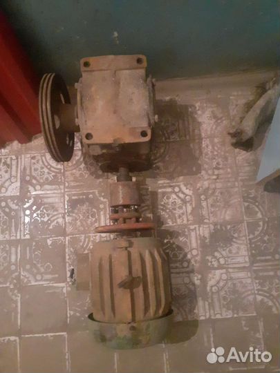 Мотор редуктор