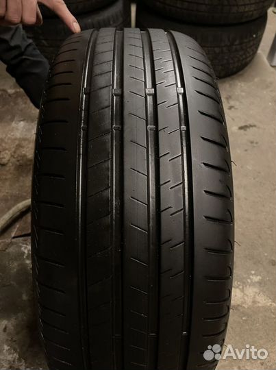 Bridgestone Alenza 001 245/45 R20 и 275/40 R20