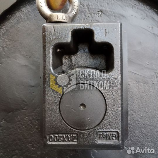 Колесо направляющее / ленивец Hitachi ZX210-3
