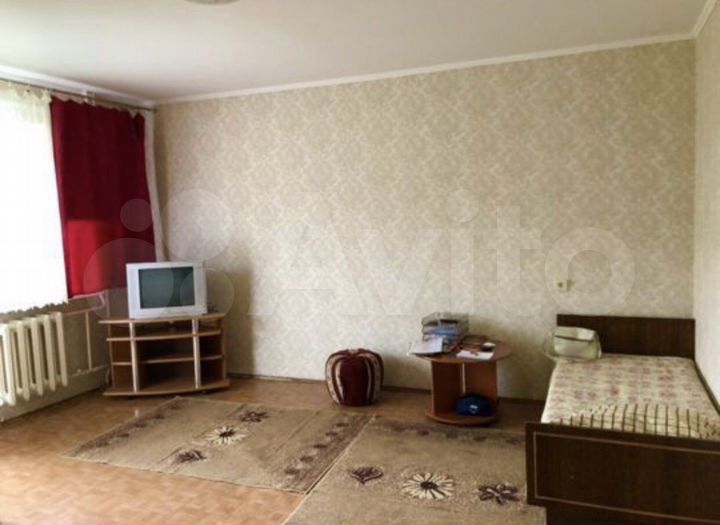 1-к. квартира, 42 м², 2/5 эт.