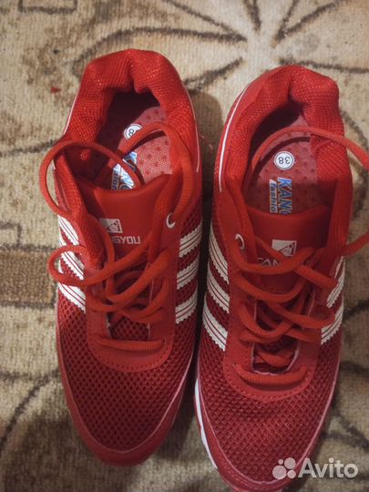 Кроссовки женские 38 размер бу