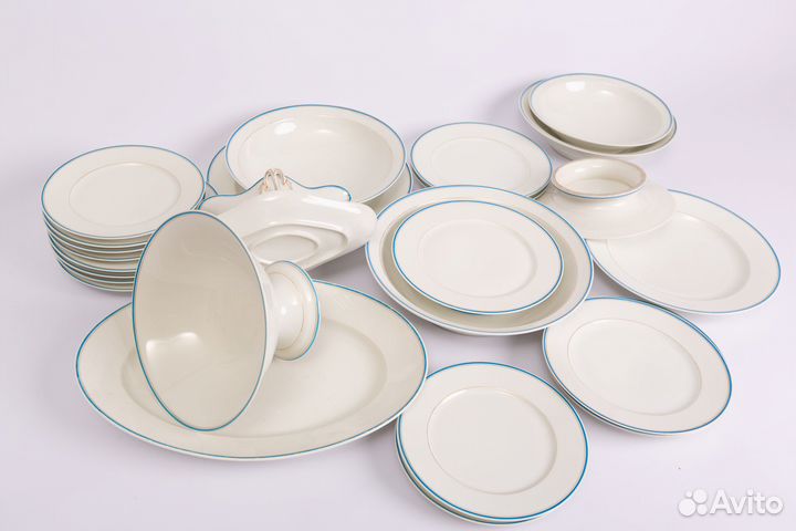 Старинный столовый сервиз