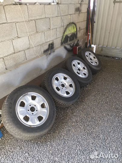 Pirelli Winter Carving Edge 215/65 R16 98