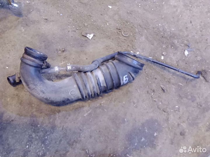 Патрубок воздушного фильтра на дмрв passat b5