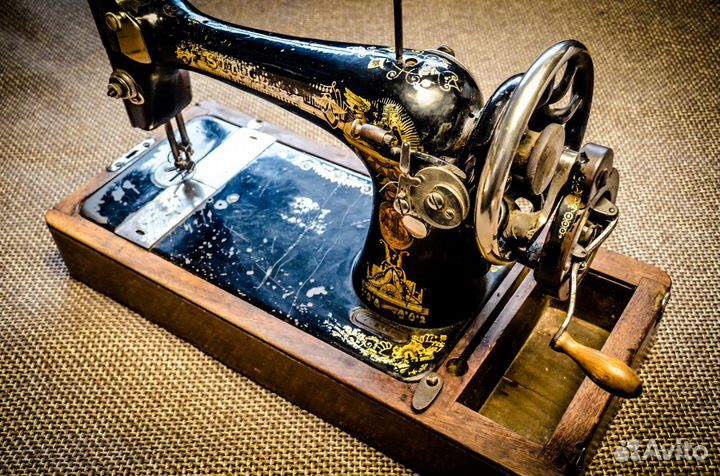 Раритетная швейная машинка Singer