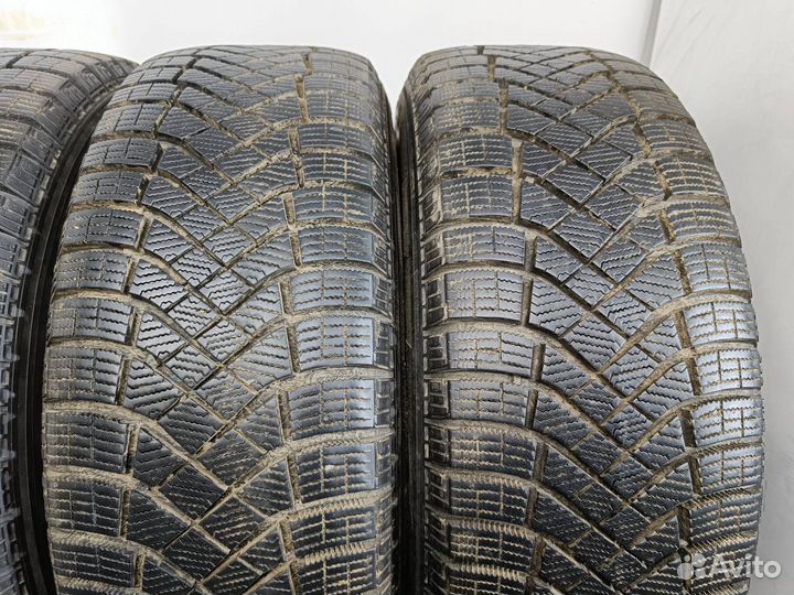 Pirelli Ice Zero FR 215/65 R16 102T