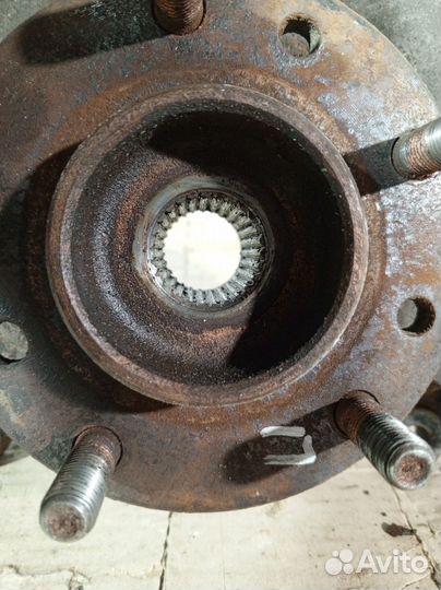 Кулак поворотный передний Chevrolet Blazer