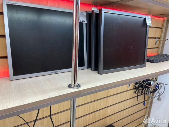 Монитор. Samsung E1920
