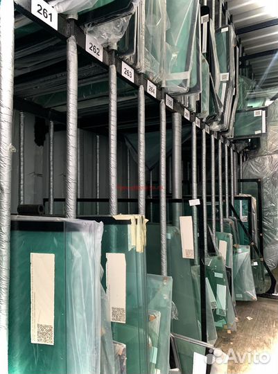 Стекло нижнее левое Экскаватор Фиат хитачиfb 200-2