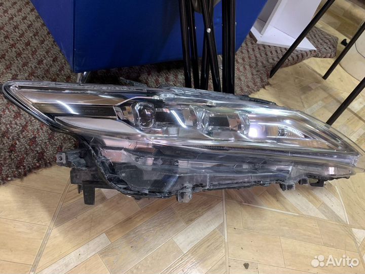 Toyota harrier фара
