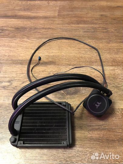 Водяное охлаждение Thermaltake TH120