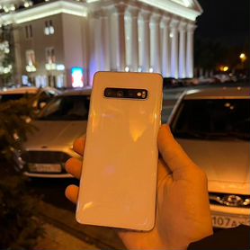 Samsung Galaxy S10, 8/128 ГБ