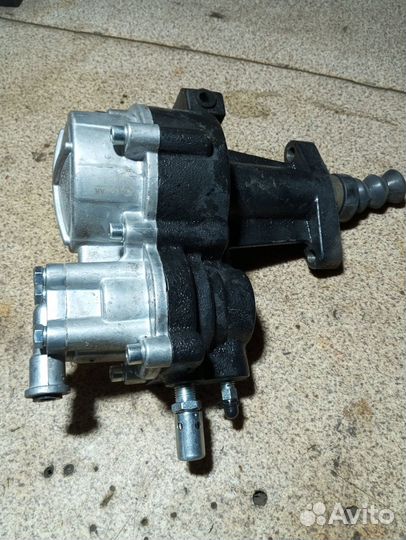 Пневмогидравлический усилитель привода сцепления