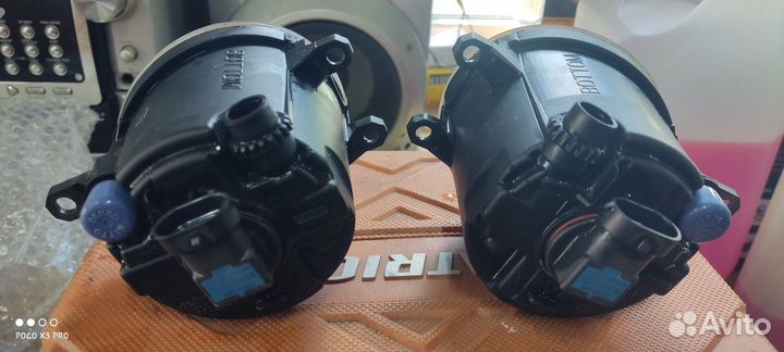 Противотуманные фары Toyota Isis