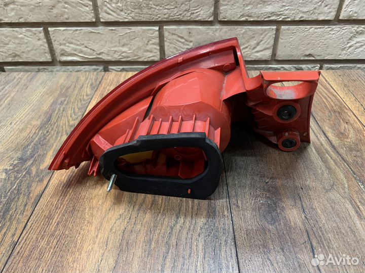 Seat Leon (1P1) Фонарь задний наружный правый