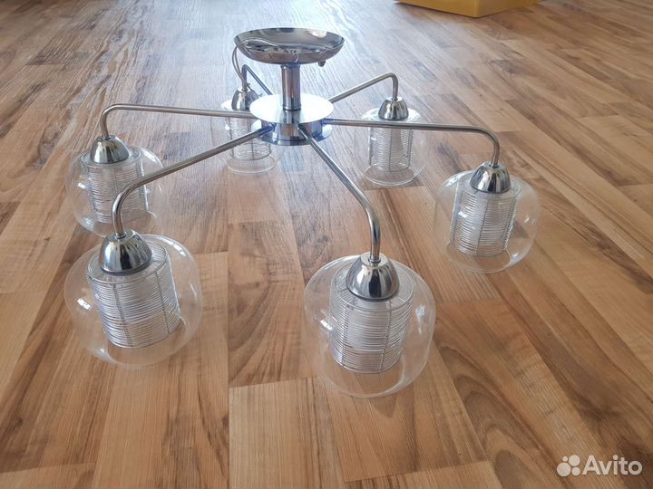 Люстра новая