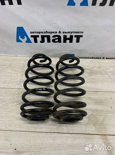 Пружина подвески задняя Opel Astra J A16XER 2010