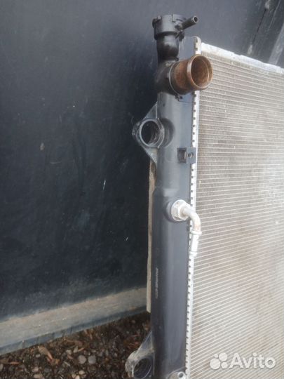 Радиатор охлаждения на Lexus GX460