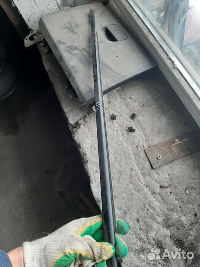 Молдинг стекла Мазда 3 бк,Mazda 3 BK