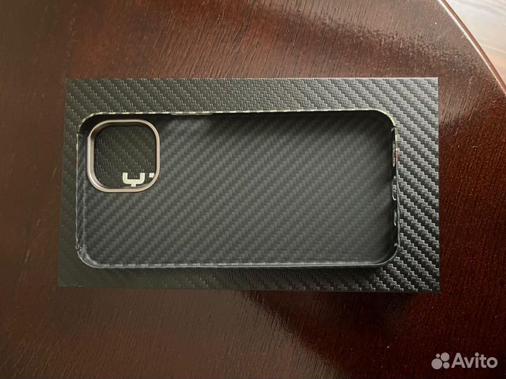 Чехол на iPhone 14