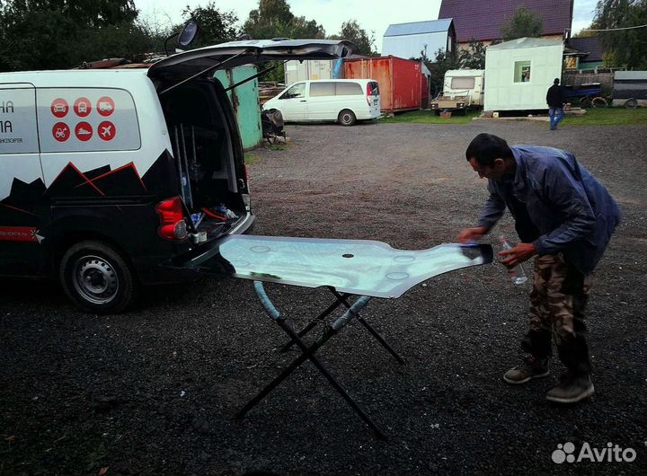 JCB 4CX-5CX-3CX Стекло дверное левое