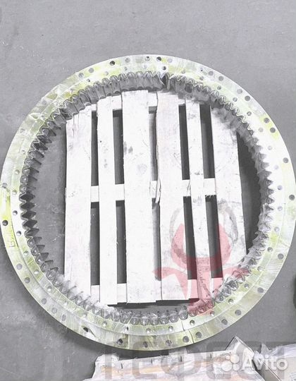 Поворотный круг Komatsu PC400-6