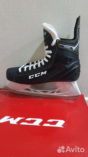 Хоккейные коньки CCM Super Tacks 9350