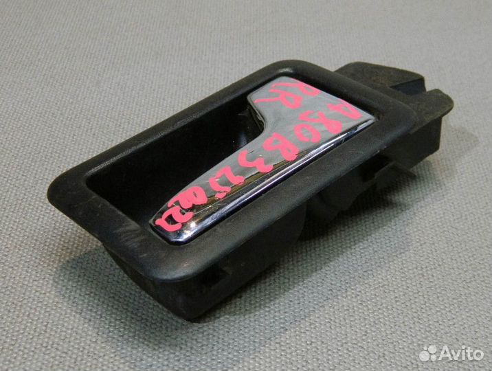 Ручка двери правой внутренняя Audi 80 B3