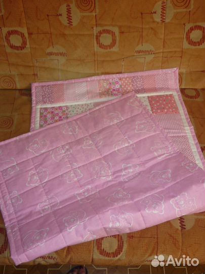 Лоскутный комплект в детскую кроватку для девочки