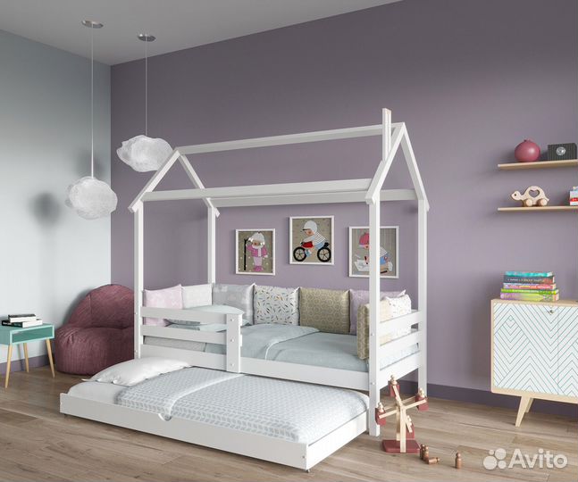 Детская кровать домик из массива