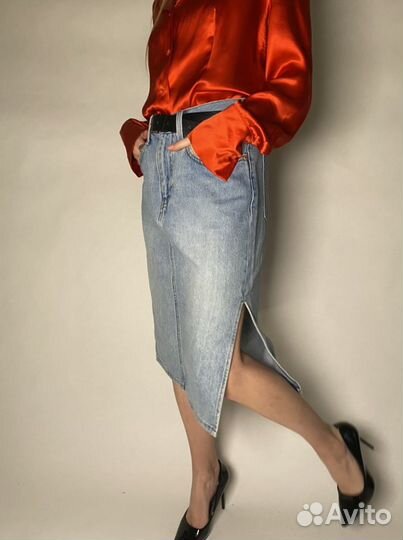 Юбка джинсовая длинная Levis, блуза Vassa
