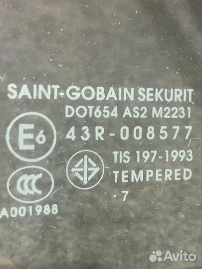 Стекло глухое заднее правое Mazda 3 Bk седан 1.6